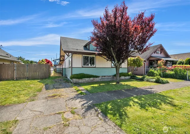 Photo 2 of Single family home for sale at 1214 B St, Centralia, WA 98531 | MLS# NWM2531205 | Listing updated on 2026-09-21