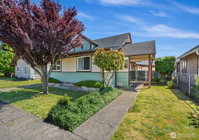 Photo 3 of Single family home for sale at 1214 B St, Centralia, WA 98531 | MLS# NWM2531205 | Listing updated on 2026-09-21