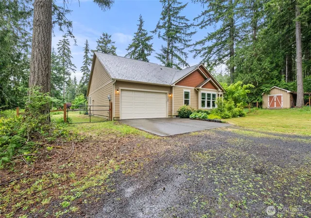 Photo 3 of Single family home for sale at 113 35 Hazel Dr, Chehalis, WA 98532 | MLS# NWM2531225 | Listing updated on 2026-09-25