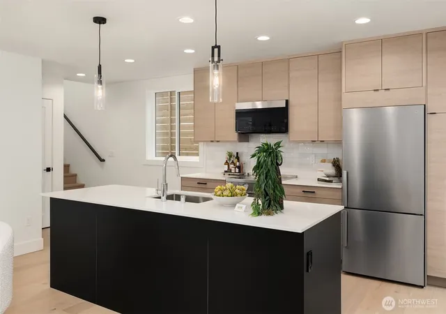 Photo 2 of Townhouse for sale at 4411 2nd Avenue NE, Seattle, WA 98105 | MLS# NWM2531287 | Listing updated on 2026-09-30