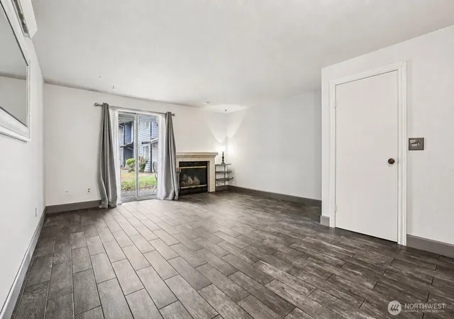Photo 3 of Sale Pending at 280 NW Newport Way #B14, Issaquah, WA 98027 | MLS# NWM2531326 | Listing updated on 2026-09-27