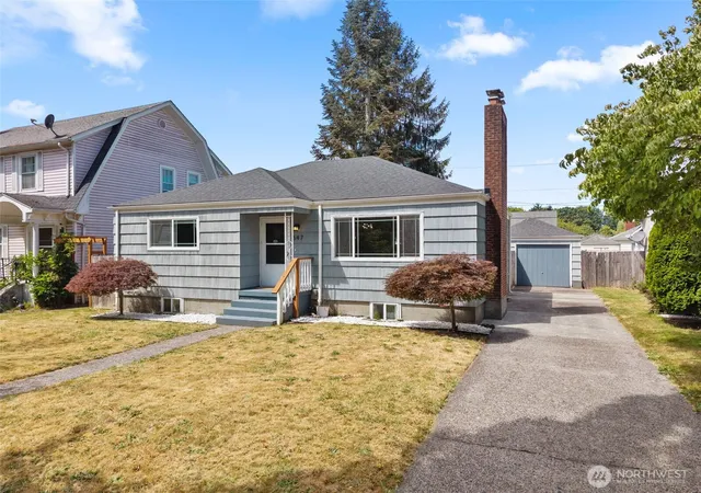 Photo 1 of Single family home for sale at 647 23rd Avenue, Longview, WA 98632 | MLS# NWM2531333 | Listing updated on 2026-09-21