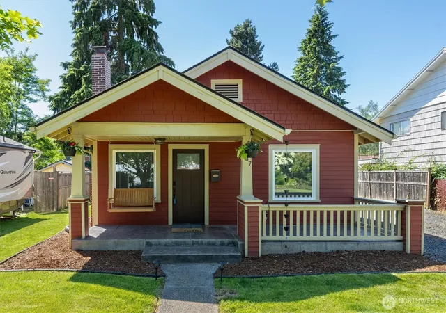 Photo 1 of Single family home for sale at 807 S Pearl St, Centralia, WA 98531 | MLS# NWM2531337 | Listing updated on 2026-10-01