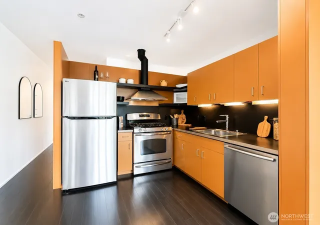 Photo 3 of Condo for sale at 1111 E Pike St #303, Seattle, WA 98122 | MLS# NWM2531343 | Listing updated on 2026-09-29
