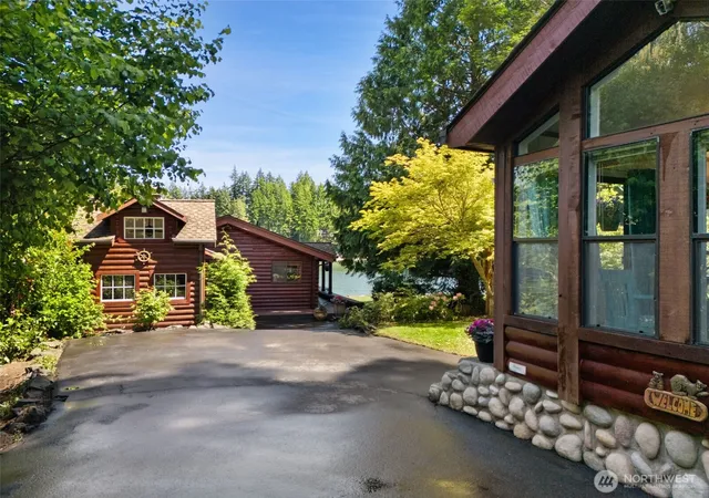 Photo 4 of Sale Pending at 100 E Treasure Is Rd, Allyn, WA 98524 | MLS# NWM2531366 | Listing updated on 2026-09-28