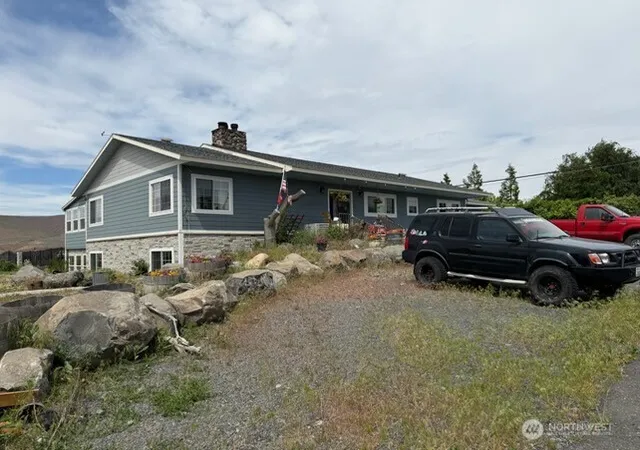 Photo 1 of Single family home for sale at 309 34d Ave Se, Ephrata, WA 98823 | MLS# NWM2531422 | Listing updated on 2026-09-21