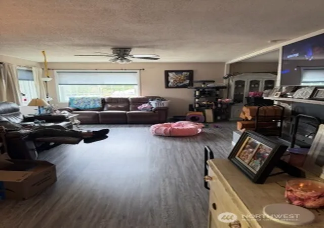 Photo 4 of Single family home for sale at 309 34d Ave SE, Ephrata, WA 98823 | MLS# NWM2531422 | Listing updated on 2026-09-21