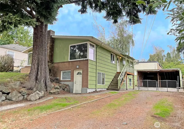 Photo 1 of Single family home for sale at 1706 Ne 82nd Street, Seattle, WA 98115 | MLS# NWM2531445 | Listing updated on 2026-09-21