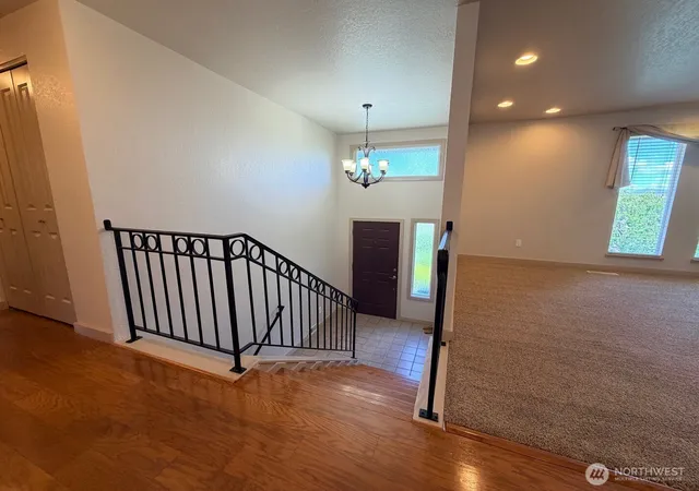 Photo 3 of Single family home for sale at 7909 Englewood Crst Dr, Yakima, WA 98908 | MLS# NWM2531473 | Listing updated on 2026-09-29