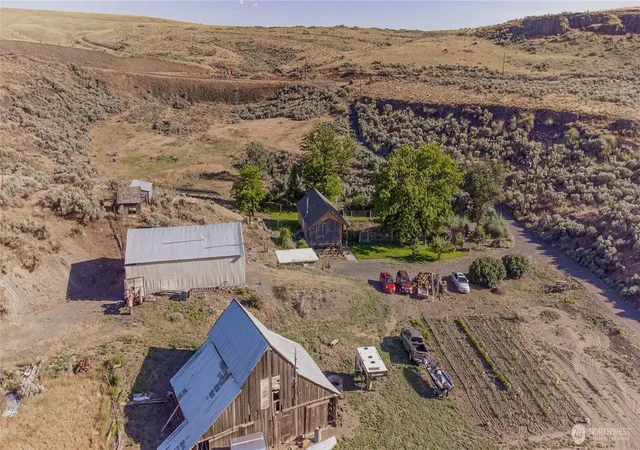 Photo 2 of Single family home for sale at 20548 Ne 22 Road, Marlin, WA 98832 | MLS# NWM2531496 | Listing updated on 2026-09-21