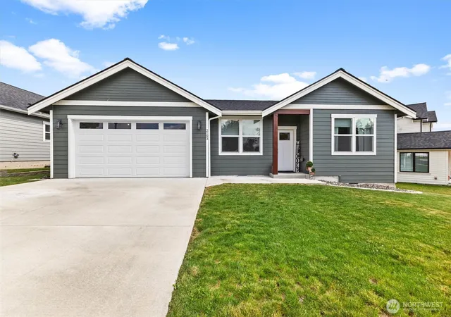 Photo 1 of Single family home for sale at 2193 Lagerwey Cir, Lynden, WA 98264 | MLS# NWM2531527 | Listing updated on 2026-09-23