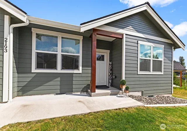Photo 3 of Single family home for sale at 2193 Lagerwey Cir, Lynden, WA 98264 | MLS# NWM2531527 | Listing updated on 2026-09-23