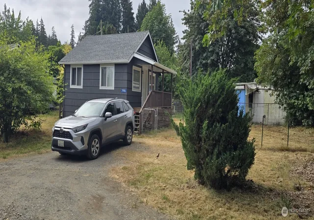 Photo 1 of Sale Pending at 2996 Northlake Way Nw, Bremerton, WA 98312 | MLS# NWM2531550 | Listing updated on 2026-09-25