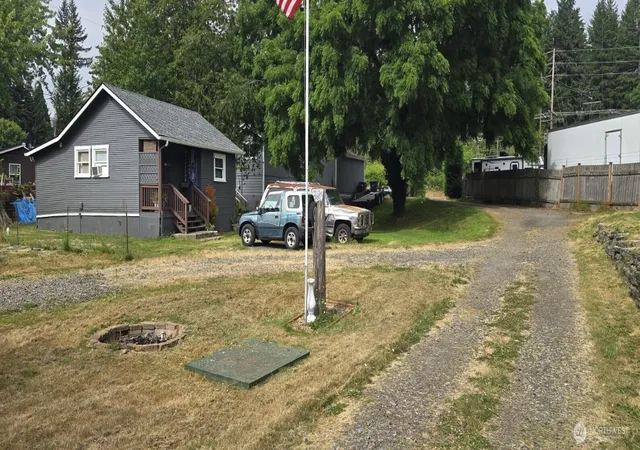 Photo 3 of Sale Pending at 2996 Northlake Way Nw, Bremerton, WA 98312 | MLS# NWM2531550 | Listing updated on 2026-09-25