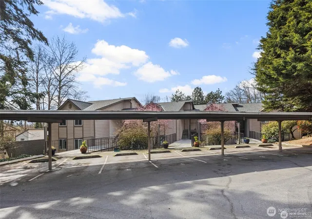 Photo 4 of Condo for sale at 11419 99th Place NE #102, Kirkland, WA 98033 | MLS# NWM2531612 | Listing updated on 2026-09-21