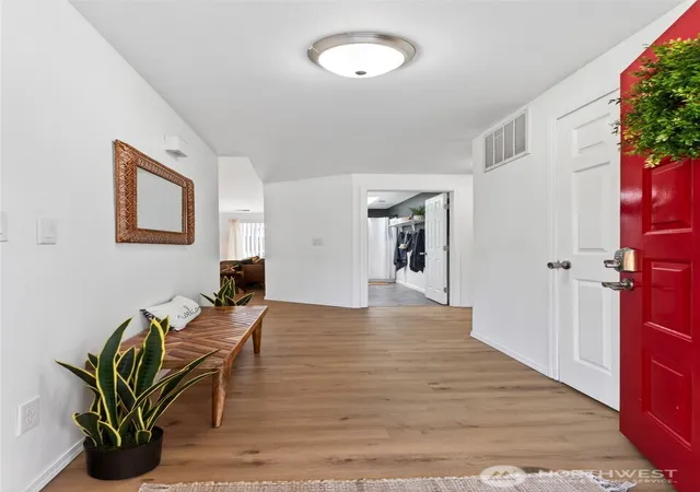 Photo 4 of Condo for sale at 3110 L St NE, Auburn, WA 98002 | MLS# NWM2531617 | Listing updated on 2026-09-21