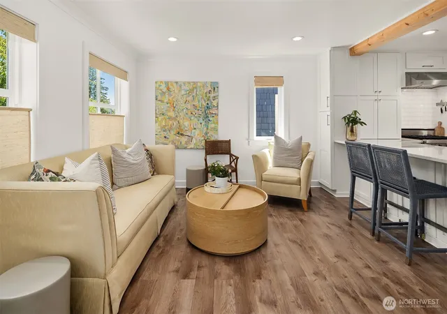 Photo 3 of Condo for sale at 1525 Mcgilvra Blvd E, Seattle, WA 98112 | MLS# NWM2531660 | Listing updated on 2026-09-30