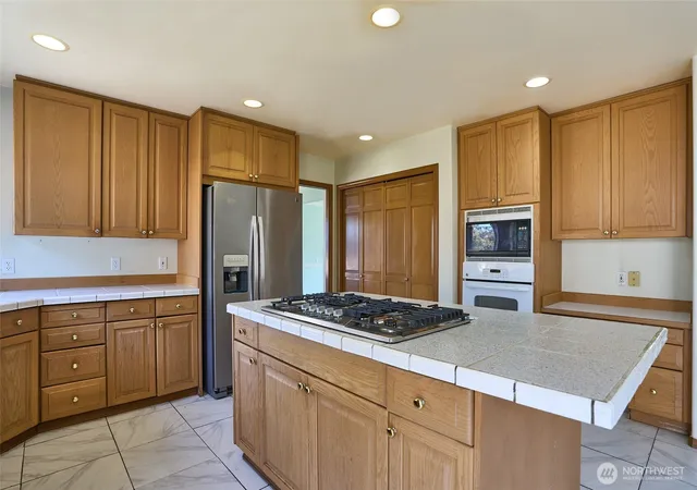 Photo 3 of Single family home for sale at 14542 Se 243rd Place, Kent, WA 98042 | MLS# NWM2531673 | Listing updated on 2026-09-21