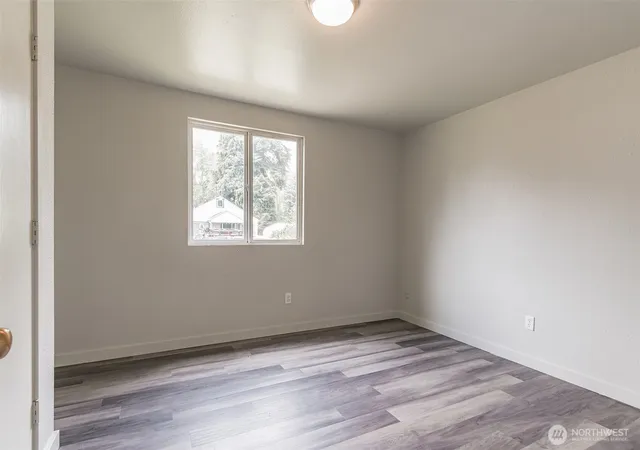 Photo 3 of Single family home for sale at 820 N 1st Avenue, Kelso, WA 98626 | MLS# NWM2531690 | Listing updated on 2026-10-01