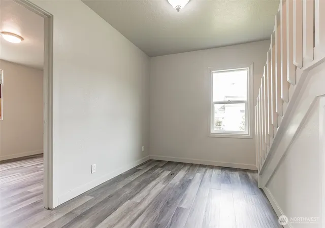 Photo 4 of Single family home for sale at 820 N 1st Avenue, Kelso, WA 98626 | MLS# NWM2531690 | Listing updated on 2026-10-01