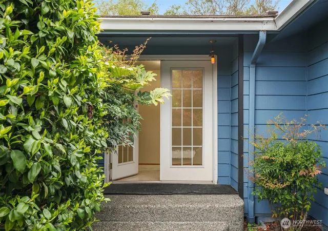 Photo 3 of Single family home for sale at 921 241st Place SW, Bothell, WA 98021 | MLS# NWM2531699 | Listing updated on 2026-10-02