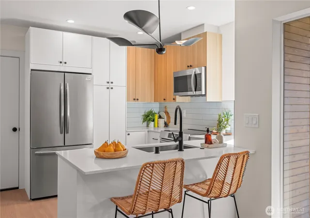 Photo 4 of Single family home for sale at 3024 NE 95th Street, Seattle, WA 98115 | MLS# NWM2531730 | Listing updated on 2026-09-21