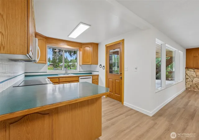 Photo 3 of Single family home for sale at 31430 W Lake Morton Dr Se, Kent, WA 98042 | MLS# NWM2531740 | Listing updated on 2026-09-22