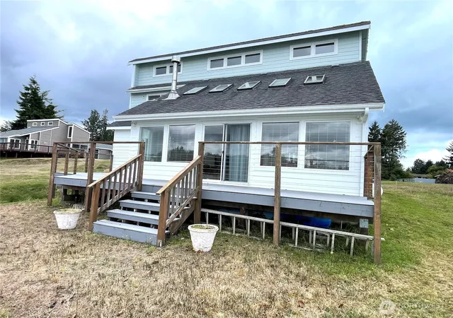 Photo 4 of Single family home for sale at 580 Mount Olympus Ave SE, Ocean Shores, WA 98569 | MLS# NWM2531771 | Listing updated on 2026-09-21