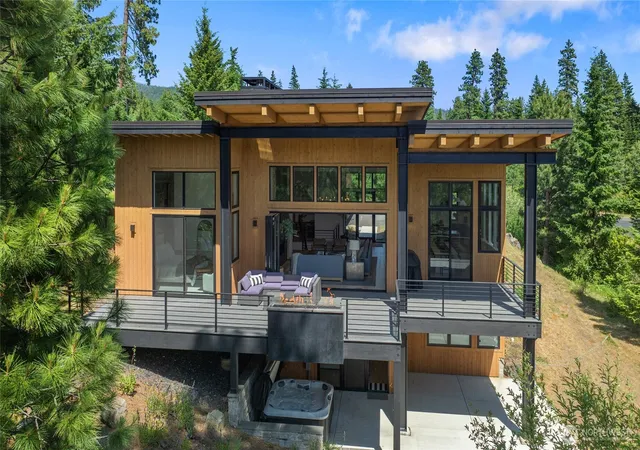 Photo 1 of Single family home for sale at 3847 Swiftwater Dr, Cle Elum, WA 98922 | MLS# NWM2531809 | Listing updated on 2026-09-21