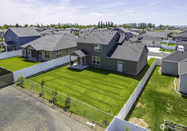 Photo 3 of Single family home for sale at 4708 W Junco St, Moses Lake, WA 98837 | MLS# NWM2531811 | Listing updated on 2026-09-21