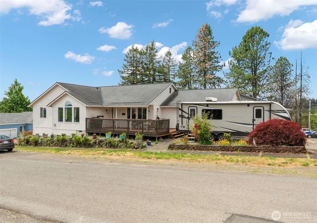 Photo 1 of Single family home for sale at 506 Church St, Kelso, WA 98626 | MLS# NWM2531830 | Listing updated on 2026-09-21