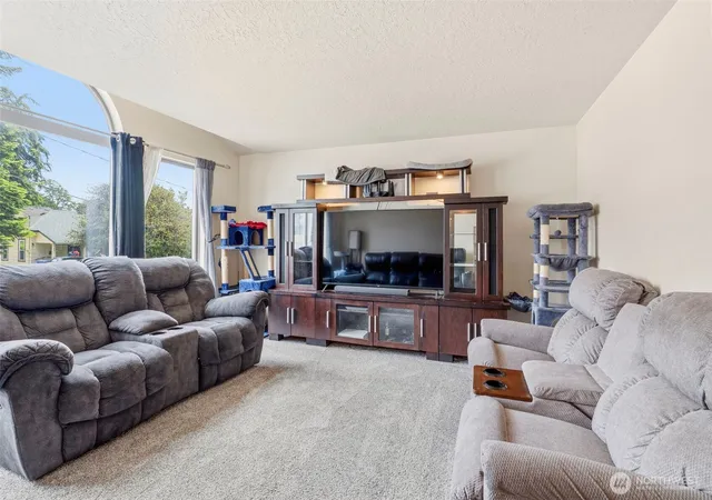 Photo 3 of Single family home for sale at 506 Church St, Kelso, WA 98626 | MLS# NWM2531830 | Listing updated on 2026-09-21