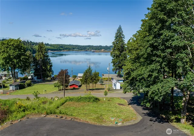 Photo 3 of Manufactured home for sale at 190 Midway Ln E, Shelton, WA 98584 | MLS# NWM2531864 | Listing updated on 2026-09-21