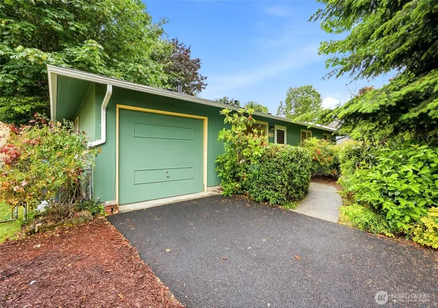 Photo 2 of Single family home for sale at 8421 6th Avenue Sw, Seattle, WA 98106 | MLS# NWM2531884 | Listing updated on 2026-09-21