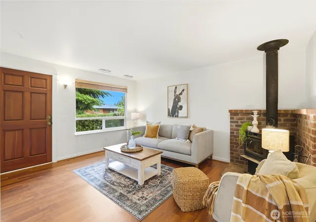 Photo 4 of Single family home for sale at 8421 6th Avenue SW, Seattle, WA 98106 | MLS# NWM2531884 | Listing updated on 2026-09-21