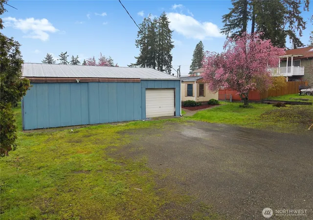 Photo 3 of Manufactured home for sale at 9823 Whitecap Dr Nw, Olympia, WA 98502 | MLS# NWM2531890 | Listing updated on 2026-09-24