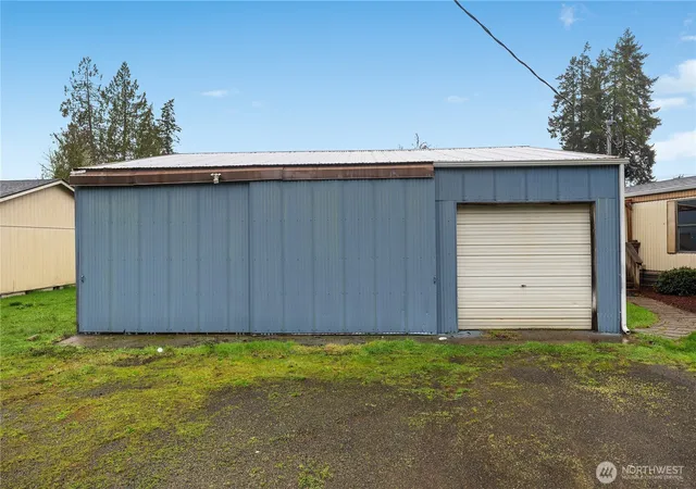 Photo 3 of Manufactured home for sale at 9823 Whitecap Dr NW, Olympia, WA 98502 | MLS# NWM2531890 | Listing updated on 2026-09-24