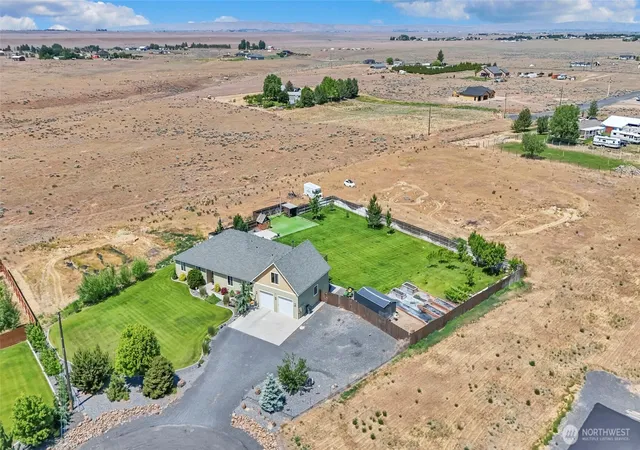 Photo 2 of Sale Pending at 4050 Rd 74 Ne, Moses Lake, WA 98837 | MLS# NWM2531941 | Listing updated on 2026-08-13