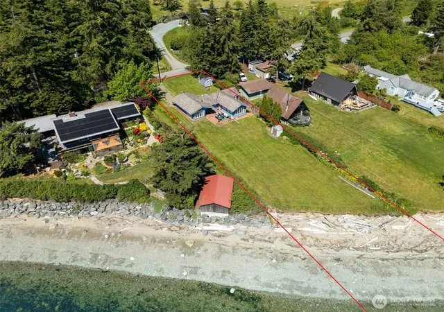 Photo 4 of Single family home for sale at 4448 S Shore Dr, Anacortes, WA 98221 | MLS# NWM2531975 | Listing updated on 2026-09-28