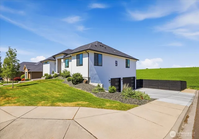 Photo 3 of Single family home for sale at 87 Coyote Ridge Dr, Walla Walla, WA 99362 | MLS# NWM2531984 | Listing updated on 2026-09-21