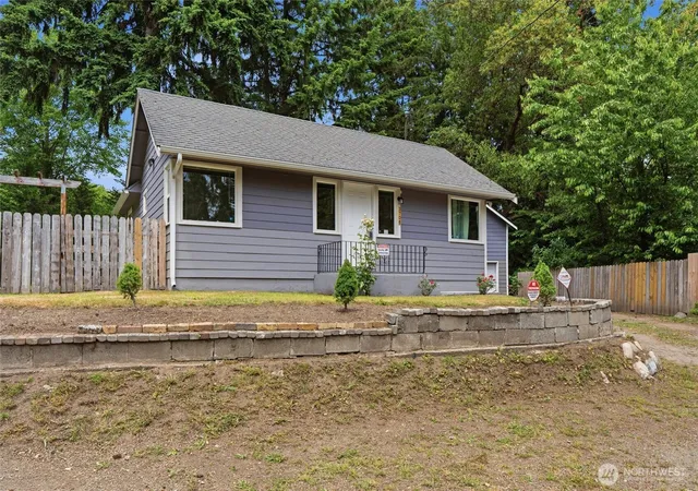 Photo 1 of Single family home for sale at 3706 W Arsenal, Bremerton, WA 98312 | MLS# NWM2531993 | Listing updated on 2026-09-21