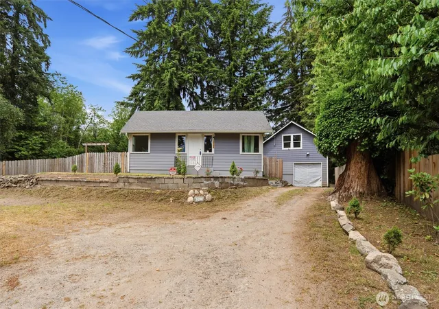 Photo 2 of Single family home for sale at 3706 W Arsenal, Bremerton, WA 98312 | MLS# NWM2531993 | Listing updated on 2026-09-21