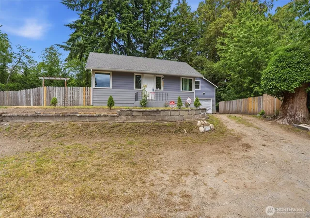 Photo 3 of Single family home for sale at 3706 W Arsenal, Bremerton, WA 98312 | MLS# NWM2531993 | Listing updated on 2026-09-21