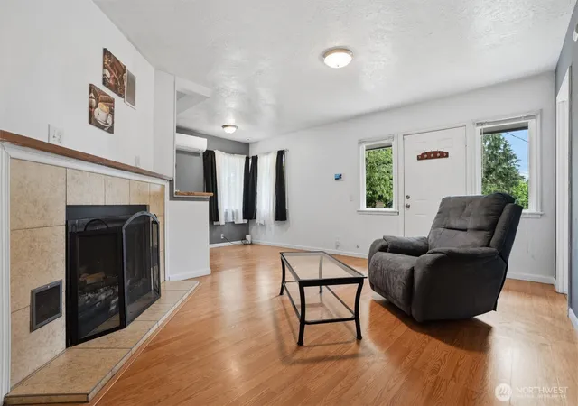 Photo 4 of Single family home for sale at 3706 W Arsenal, Bremerton, WA 98312 | MLS# NWM2531993 | Listing updated on 2026-09-21