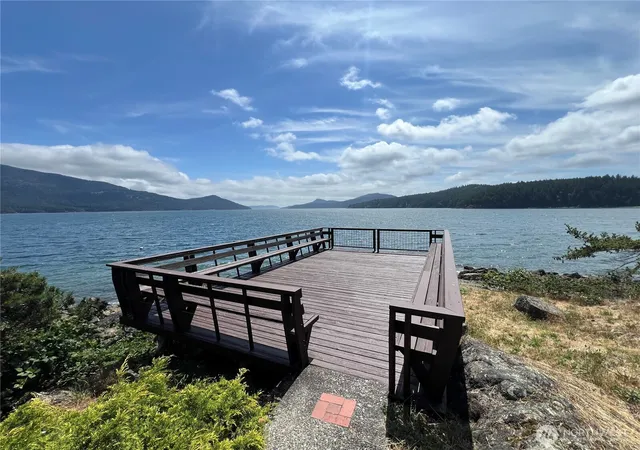 Photo 2 of Single family home for sale at 173 Myers St, Eastsound, WA 98245 | MLS# NWM2532014 | Listing updated on 2026-09-21