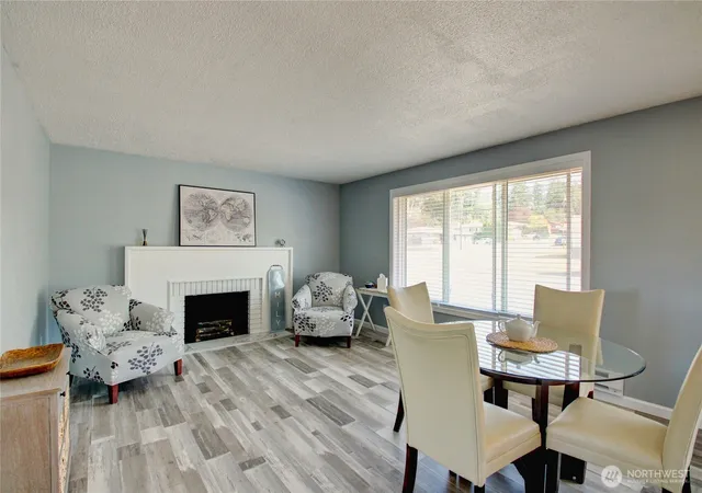 Photo 3 of Single family home for sale at 983 Ne O'leary St, Oak Harbor, WA 98277 | MLS# NWM2532041 | Listing updated on 2026-09-29