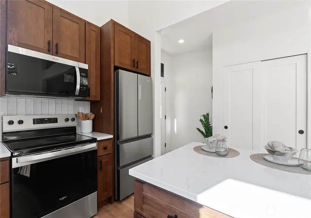 Photo 3 of Condo for sale at 2905 Cedarwood Ave, Bellingham, WA 98225 | MLS# NWM2532108 | Listing updated on 2026-09-26
