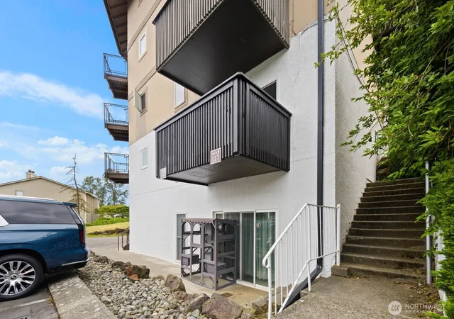 Photo 1 of Condo for sale at 1425 S Puget Dr #117, Renton, WA 98055 | MLS# NWM2532173 | Listing updated on 2026-09-21