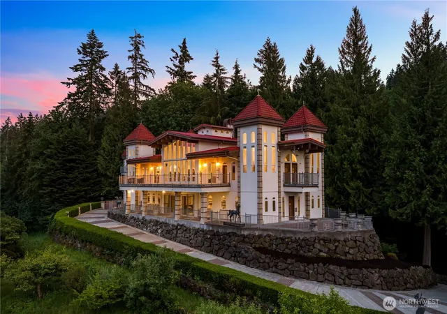 Photo 1 of Single family home for sale at 5454 194th Avenue Se, Issaquah, WA 98027 | MLS# NWM2532178 | Listing updated on 2026-10-01