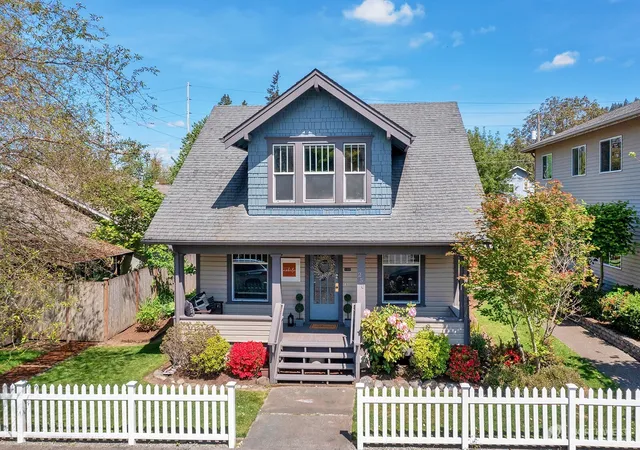 Photo 1 of Single family home for sale at 250 Se Andrews St, Issaquah, WA 98027 | MLS# NWM2532238 | Listing updated on 2026-09-21